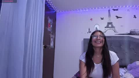 Snapshot of tiana_violet chatting on 21, 4, 2026 tiana_violet online show from 21, 4, 2026