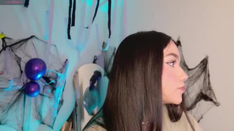 Snapshot of tianale chatting on 30, 10, 2025 Tiana Le online show from 30, 10, 2025