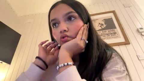 Tiana Le online show from 14, 2, 2026