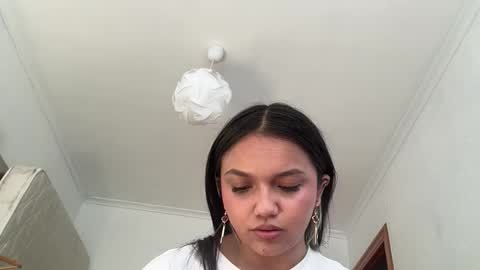 Snapshot of tianale chatting on 21, 5, 2026 Tiana Le online show from 21, 5, 2026