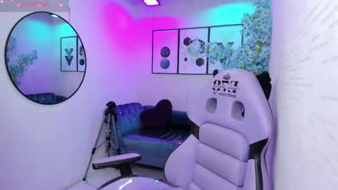 Snapshot of tiara_r chatting on 6, 5, 2026 Tiara online show from 6, 5, 2026