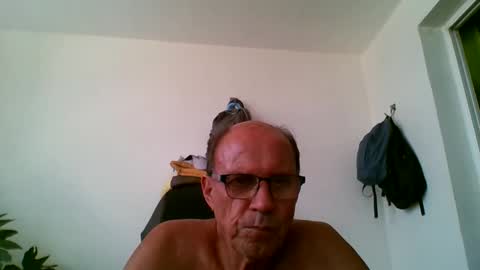Snapshot of tiaretiareopui chatting on 28, 12, 2024 tiaretiareopui online show from 28, 12, 2024