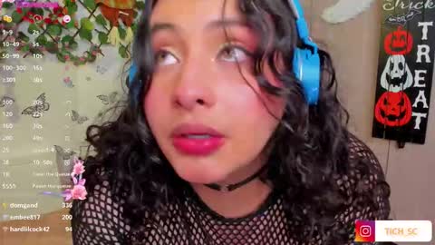 Snapshot of tich___ chatting on 11, 11, 2025 tich___ online show from 11, 11, 2025