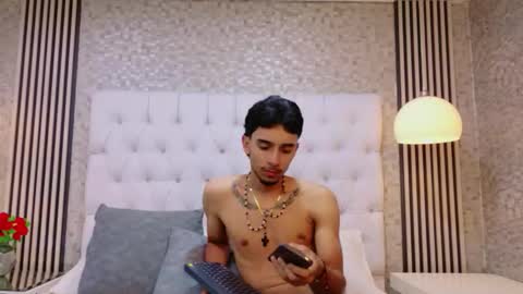 Snapshot of tifannyandethan chatting on 4, 3, 2026 Ethan and Tifanny online show from 4, 3, 2026