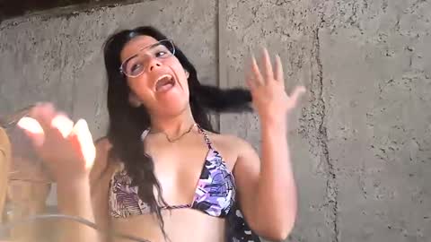 Snapshot of tifannylovesquirt chatting on 9, 3, 2025 Tifany online show from 9, 3, 2025