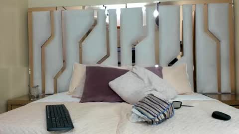    online show from 15, 1, 2025