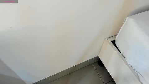 Karolina online show from 1, 2, 2025