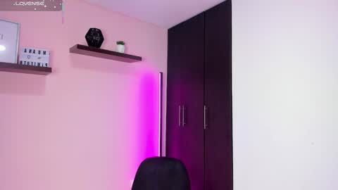 Tifany  online show from 24, 9, 2025