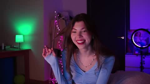 Im here on Fridays Saturdays Sundays  online show from 19, 12, 2025