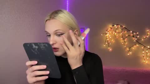 Amira online show from 18, 11, 2025