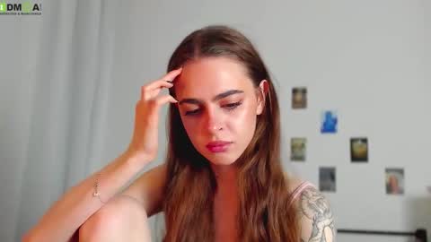 Snapshot of tiffany_loong chatting on 5, 11, 2025 tiffany online show from 5, 11, 2025