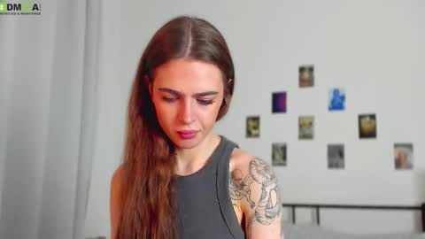 Snapshot of tiffany_loong chatting on 21, 11, 2025 tiffany online show from 21, 11, 2025