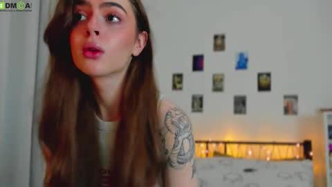 Snapshot of tiffany_loong chatting on 18, 12, 2025 tiffany online show from 18, 12, 2025