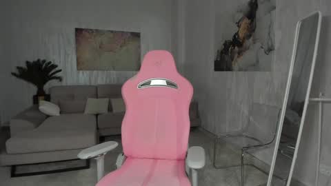 Tiffany Houston online show from 20, 12, 2025