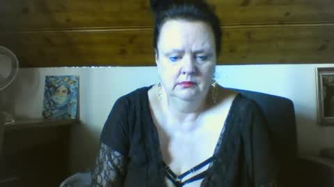 Snapshot of tiffanymature chatting on 2, 4, 2026 TiffanyMature online show from 2, 4, 2026