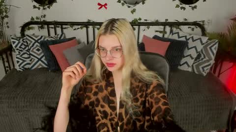 Snapshot of tiffanypeach chatting on 26, 3, 2026 tiffanypeach online show from 26, 3, 2026