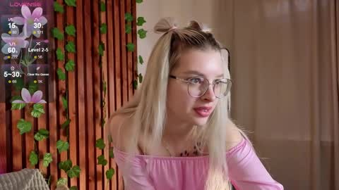 Snapshot of tiffanypeach chatting on 12, 4, 2026 tiffanypeach online show from 12, 4, 2026