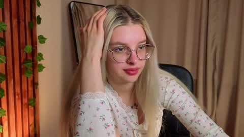 Snapshot of tiffanypeach chatting on 14, 4, 2026 tiffanypeach online show from 14, 4, 2026