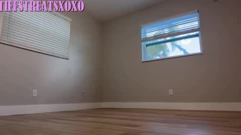 Tiffstreatsxoxo online show from 21, 5, 2026