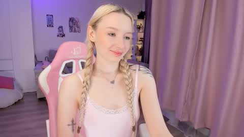 Snapshot of tiffy_fox chatting on 18, 3, 2026 Tiffany online show from 18, 3, 2026