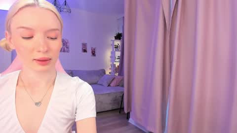 Snapshot of tiffy_fox chatting on 1, 6, 2026 Tiffany online show from 1, 6, 2026