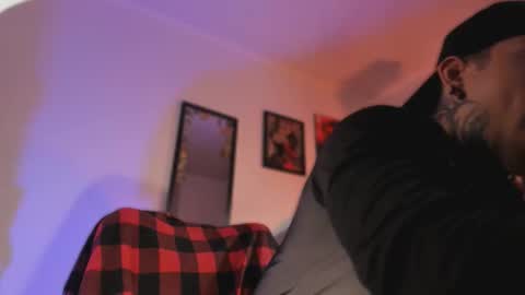 Snapshot of tigerstripes_ chatting on 13, 4, 2026 Chris online show from 13, 4, 2026