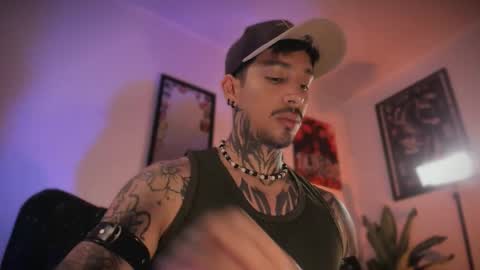 Snapshot of tigerstripes_ chatting on 15, 4, 2026 Chris online show from 15, 4, 2026