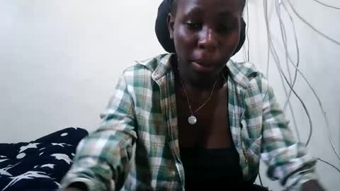 Snapshot of tight_pussie chatting on 5, 7, 2026 tight_pussie online show from 5, 7, 2026