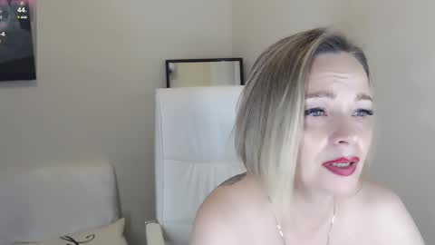 Snapshot of tilly_eliot chatting on 12, 12, 2024 Tilly online show from 12, 12, 2024