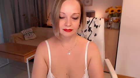 Snapshot of tilly_eliot chatting on 25, 4, 2026 Tilly online show from 25, 4, 2026