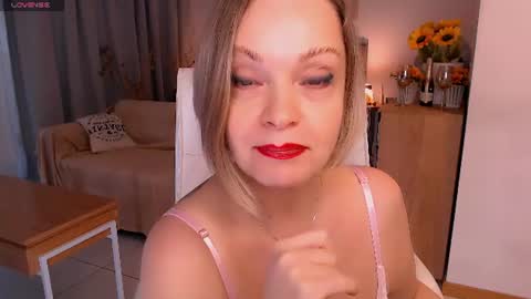 Snapshot of tilly_eliot chatting on 19, 6, 2026 Tilly online show from 19, 6, 2026