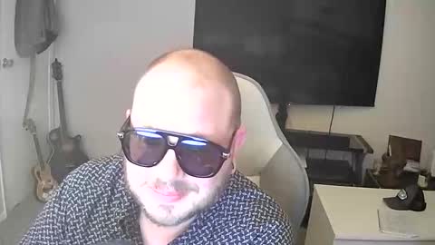 Snapshot of timmusmax chatting on 24, 4, 2026 Zephyr online show from 24, 4, 2026