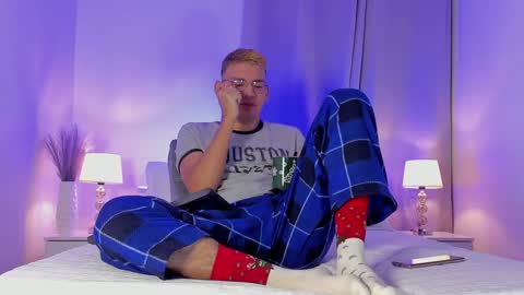 Snapshot of timothy_jones1 chatting on 19, 12, 2024 timi jones online show from 19, 12, 2024