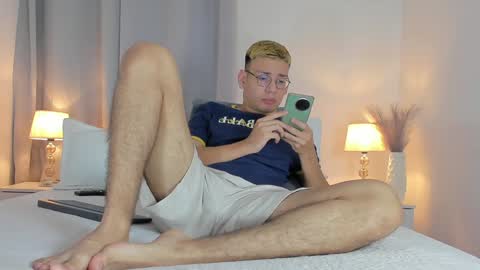 Snapshot of timothy_jones1 chatting on 5, 1, 2025 timi jones online show from 5, 1, 2025