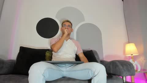 Snapshot of timothy_jones1 chatting on 9, 1, 2025 timi jones online show from 9, 1, 2025