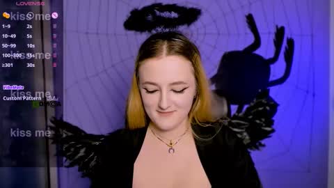 Snapshot of tina_blade_ chatting on 20, 10, 2025 tina_blade_ online show from 20, 10, 2025