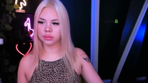 Snapshot of tina_golden1 chatting on 13, 4, 2026 tina_golden1 online show from 13, 4, 2026