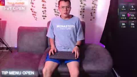 Snapshot of tina_n_charlie chatting on 19, 4, 2026 Tina N Charlie online show from 19, 4, 2026