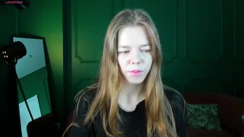 tina_tayllor__ online show from 29, 3, 2026