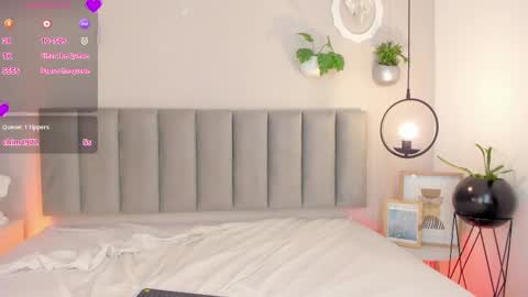 Snapshot of tinacurly chatting on 18, 4, 2026 Tina online show from 18, 4, 2026