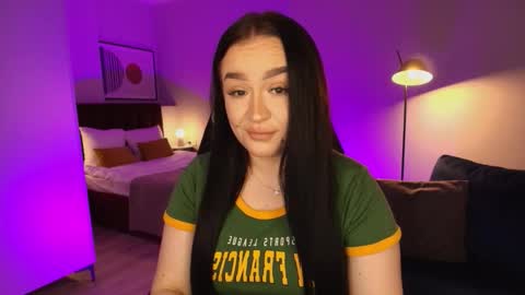 Snapshot of tinafox_ chatting on 13, 2, 2026 hi im curvy babyface girlie Tina online show from 13, 2, 2026