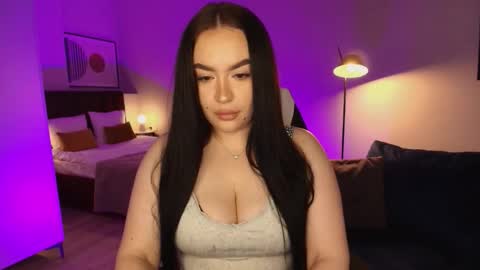 Snapshot of tinafox_ chatting on 19, 2, 2026 hi im curvy babyface girlie Tina online show from 19, 2, 2026