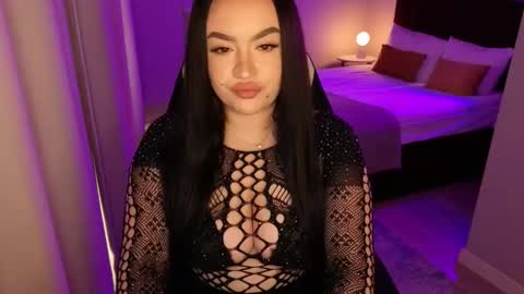 Snapshot of tinafox_ chatting on 27, 2, 2026 hi im curvy babyface girlie Tina online show from 27, 2, 2026