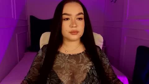 Snapshot of tinafox_ chatting on 3, 3, 2026 hi im curvy babyface girlie Tina online show from 3, 3, 2026