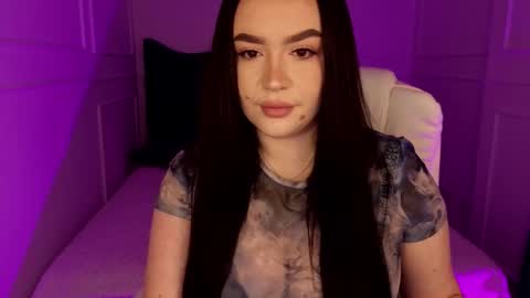 Snapshot of tinafox_ chatting on 6, 3, 2026 hi im curvy babyface girlie Tina online show from 6, 3, 2026