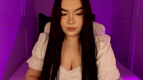 Snapshot of tinafox_ chatting on 24, 3, 2026 hi im curvy babyface girlie Tina online show from 24, 3, 2026
