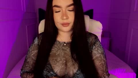Snapshot of tinafox_ chatting on 27, 3, 2026 hi im curvy babyface girlie Tina online show from 27, 3, 2026