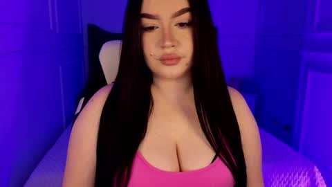 Snapshot of tinafox_ chatting on 30, 4, 2026 hi im curvy babyface girlie Tina online show from 30, 4, 2026