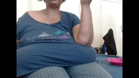 Snapshot of tinagiant chatting on 28, 1, 2025 tinagiant online show from 28, 1, 2025