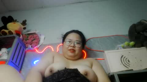 Snapshot of tini_bei chatting on 29, 5, 2026 tini_bei online show from 29, 5, 2026